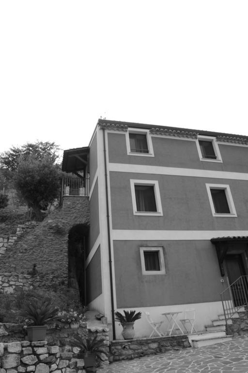 B&B La Casa Rossa Paola Esterno foto