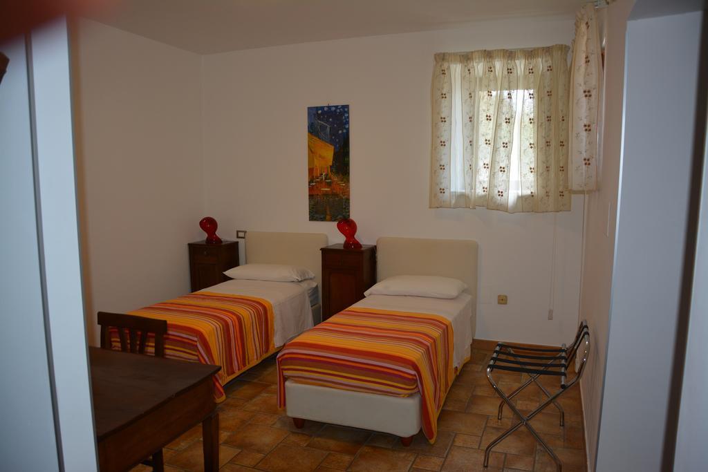 B&B La Casa Rossa Paola Camera foto