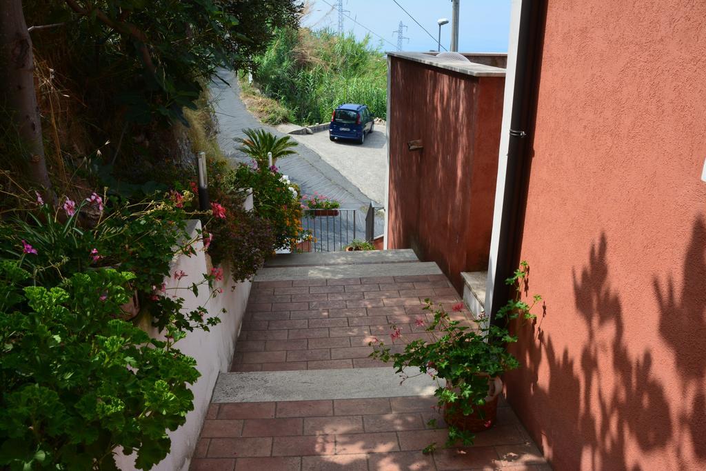 B&B La Casa Rossa Paola Esterno foto