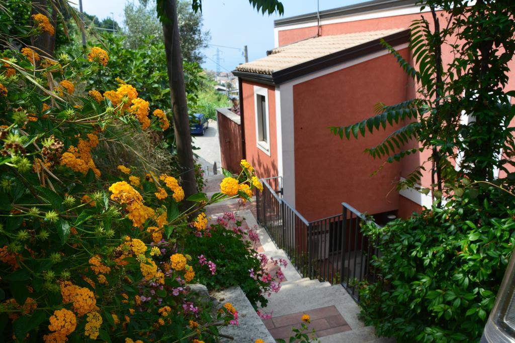 B&B La Casa Rossa Paola Esterno foto