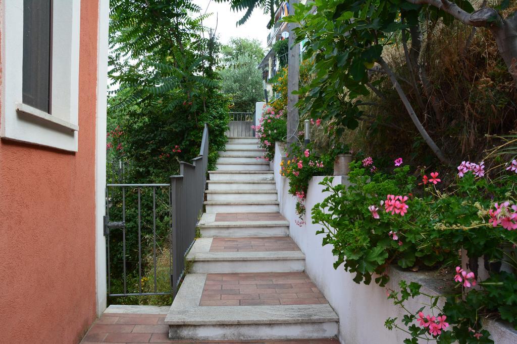 B&B La Casa Rossa Paola Esterno foto