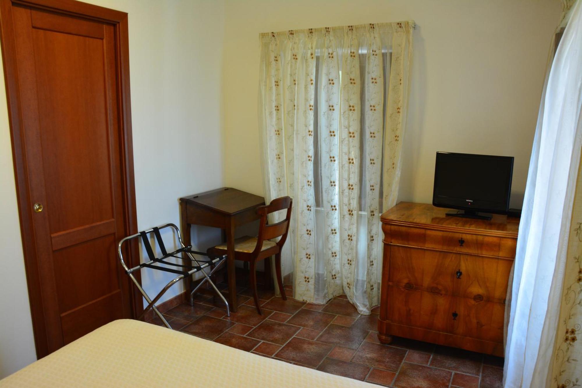 B&B La Casa Rossa Paola Esterno foto