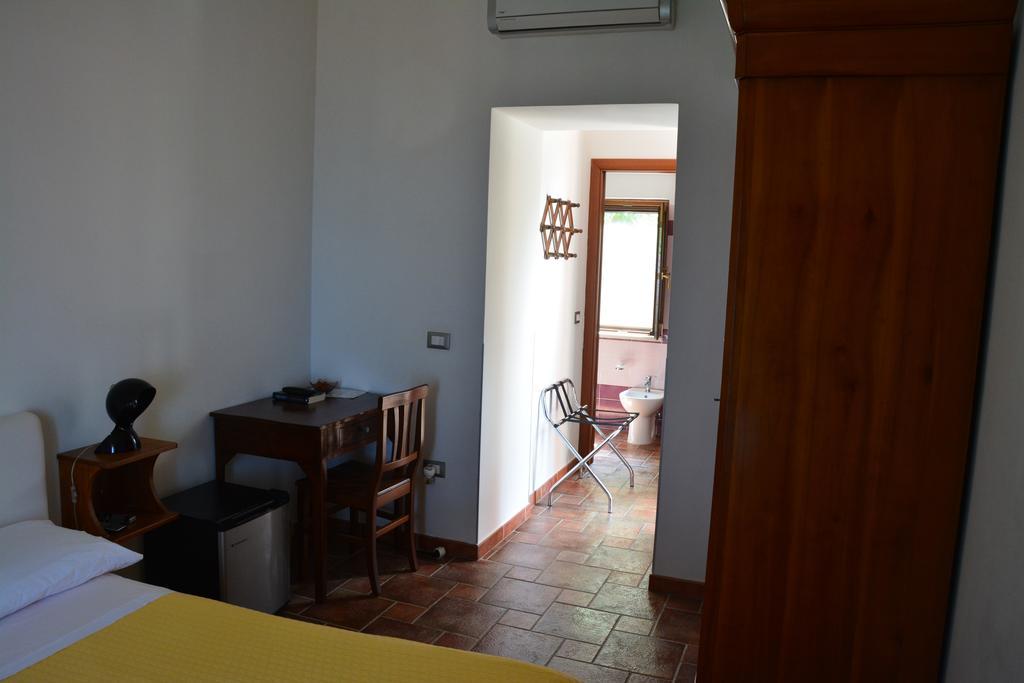 B&B La Casa Rossa Paola Camera foto